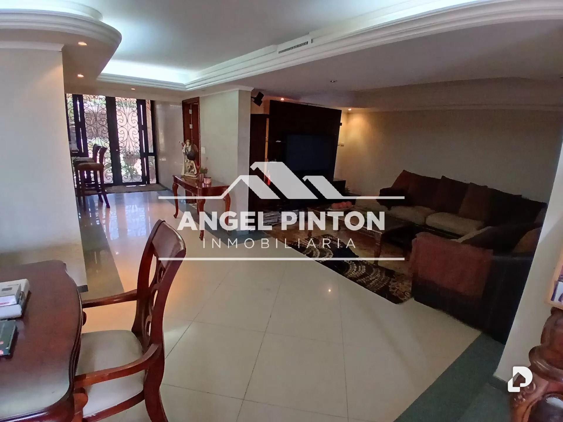 Townhouse en Urbanización Canta Claro, Maracaibo – 2