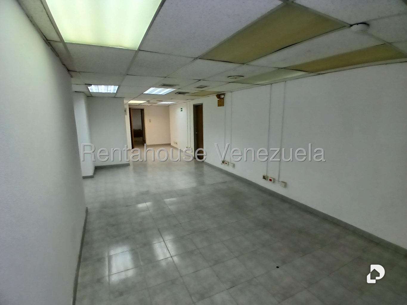Local comercial en Boleíta Norte, Caracas – 25