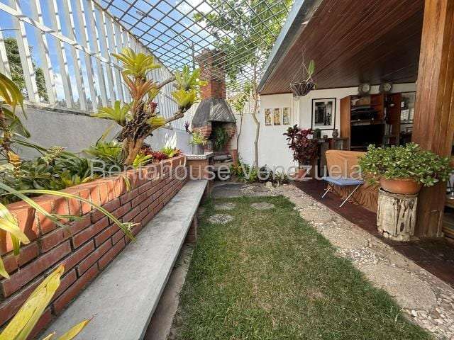Townhouse en Santa Paula, Caracas