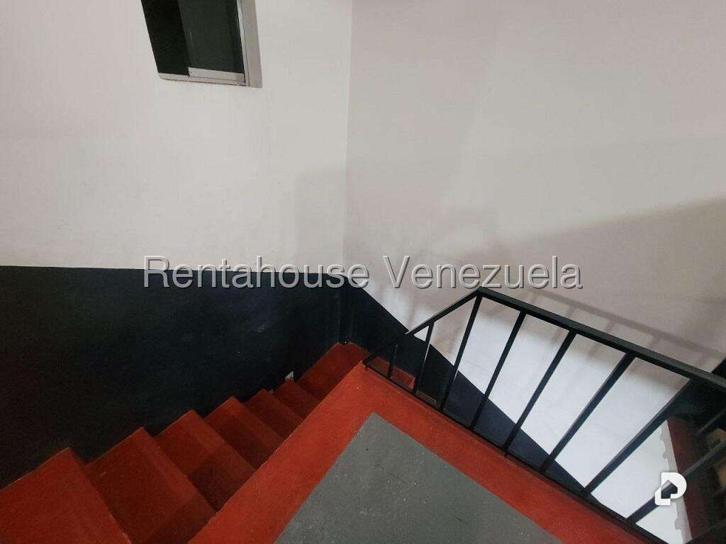 Edificio en Puente Hierro, Caracas – 17