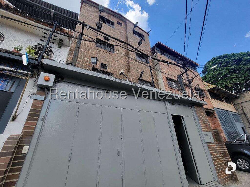 Edificio en Puente Hierro, Caracas – 1