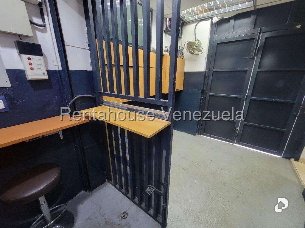 Edificio en Puente Hierro, Caracas – 2