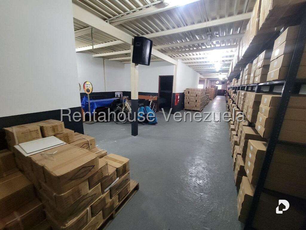 Edificio en Puente Hierro, Caracas – 25
