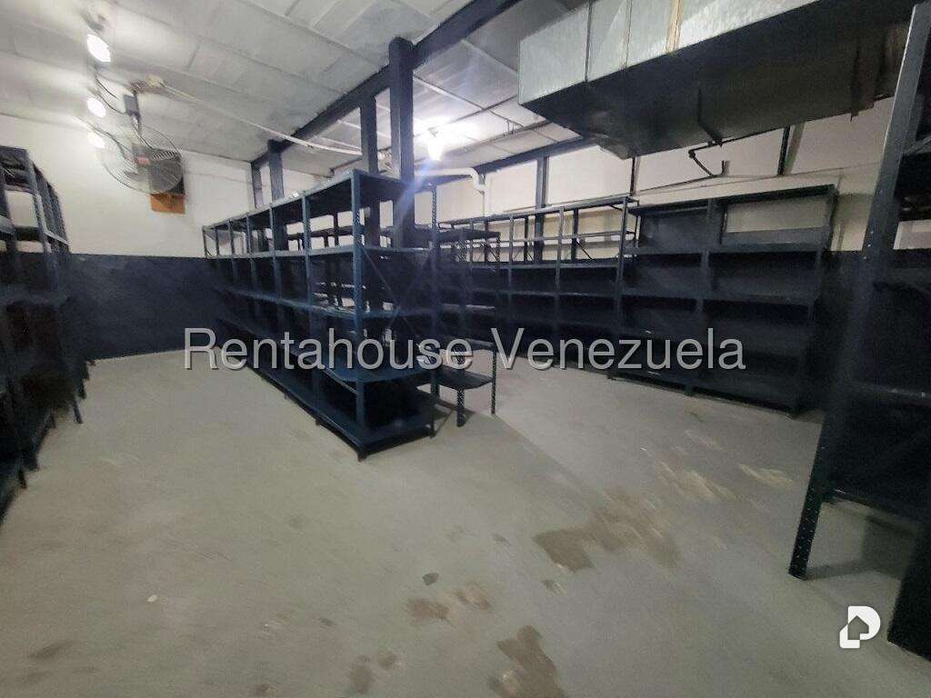 Edificio en Puente Hierro, Caracas – 14
