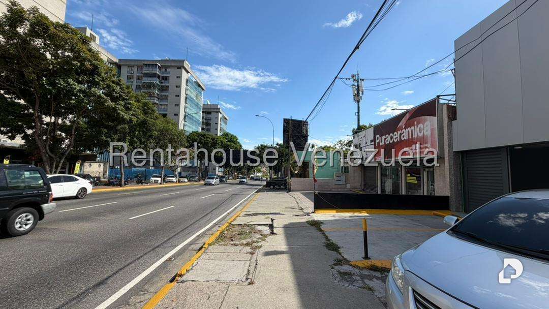 Local comercial en Altamira, Caracas – 3