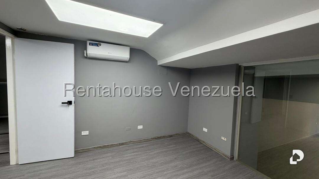 Local comercial en Altamira, Caracas – 18