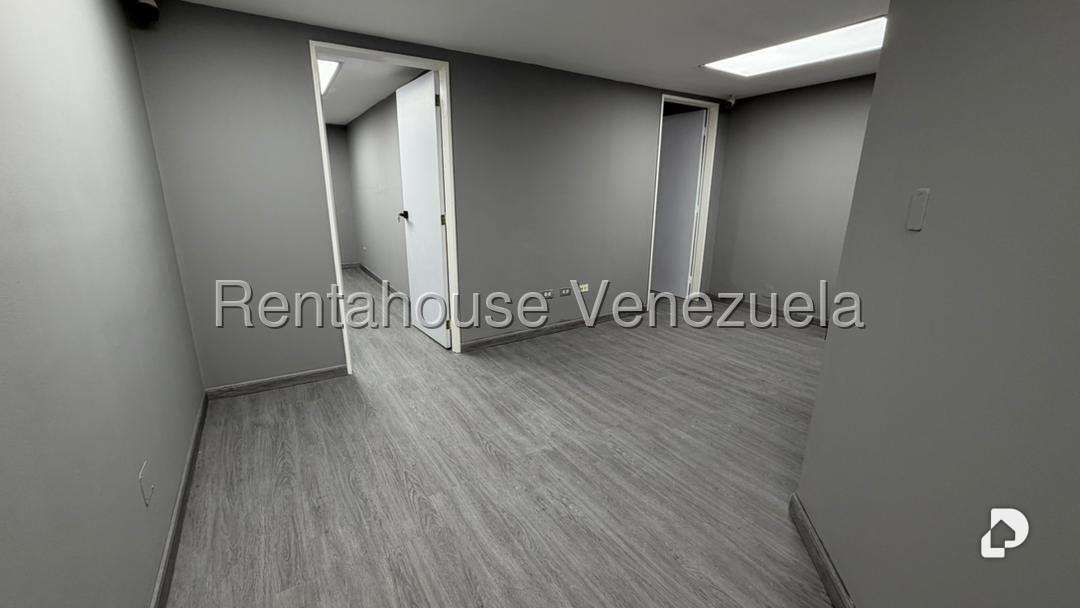 Local comercial en Altamira, Caracas – 15