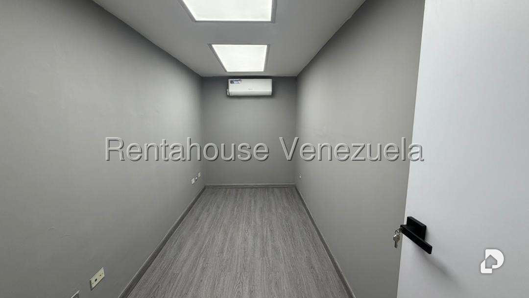 Local comercial en Altamira, Caracas – 12