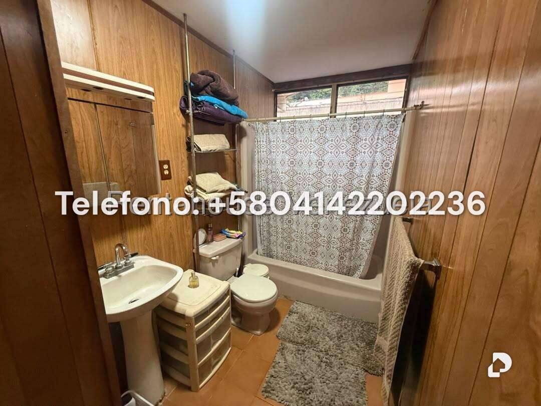 Casa en Tusmare, Caracas – 26
