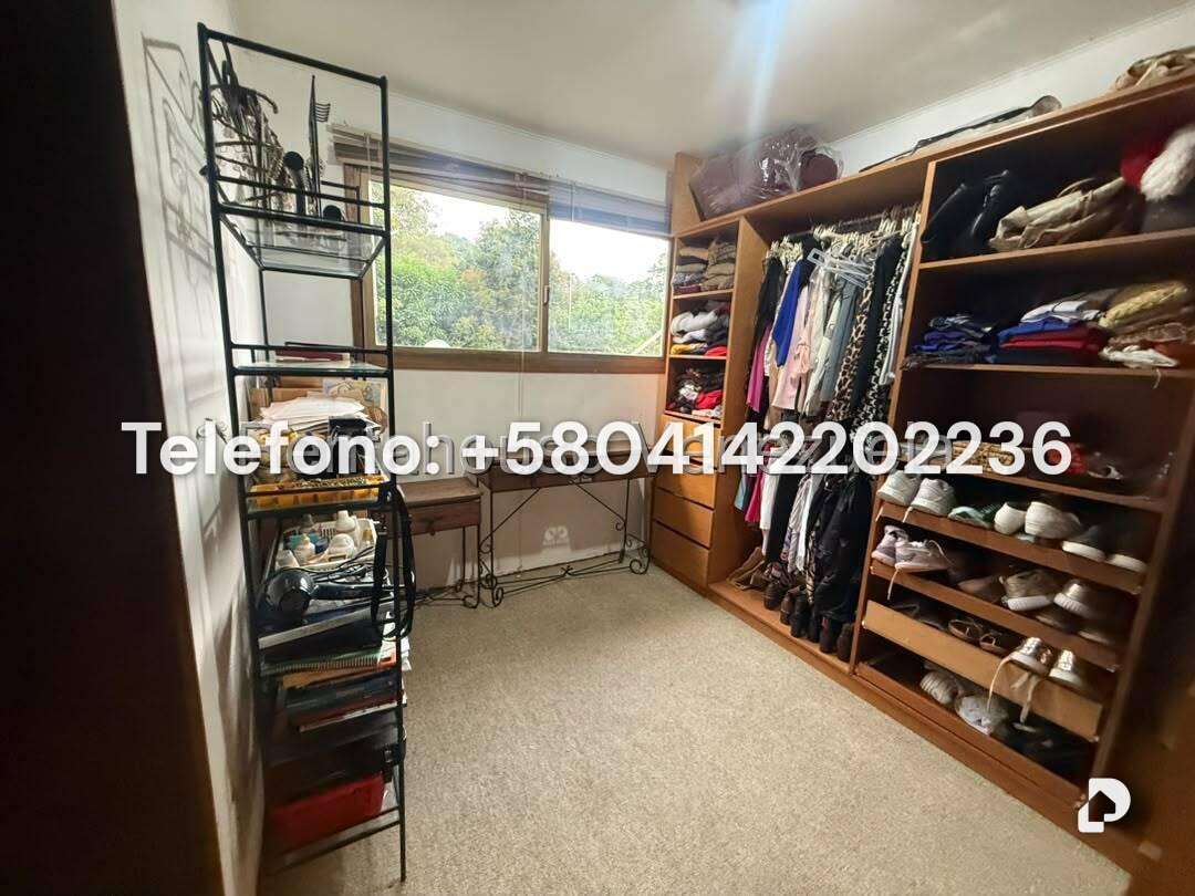 Casa en Tusmare, Caracas – 24