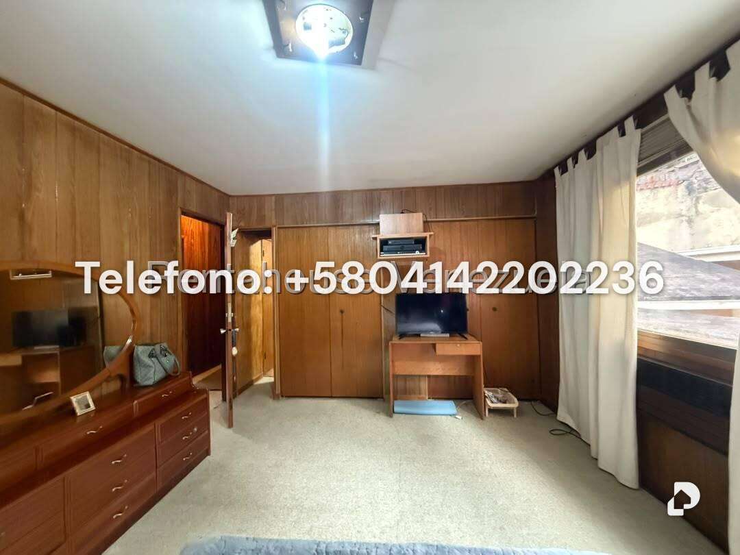 Casa en Tusmare, Caracas – 19