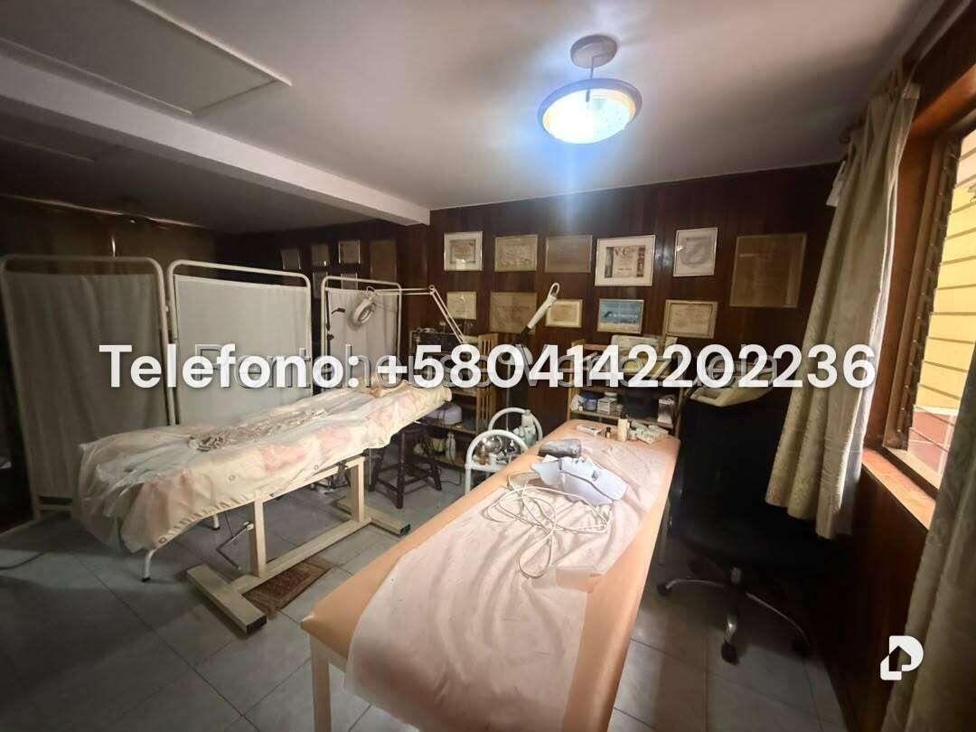 Casa en Tusmare, Caracas – 28