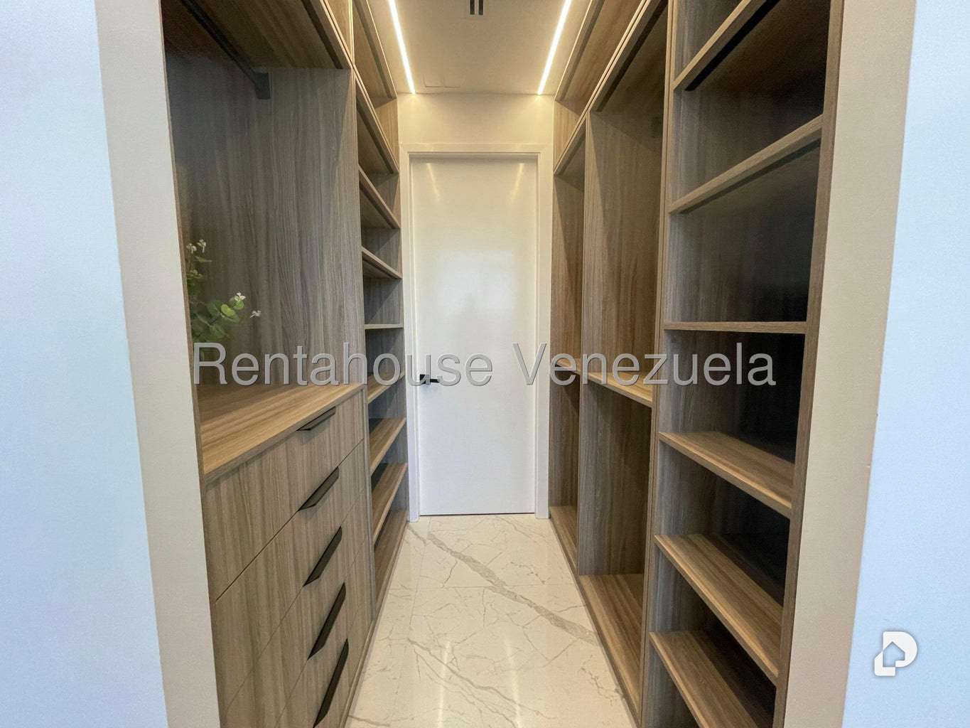 Apartamento en Las Mercedes, Caracas – 16