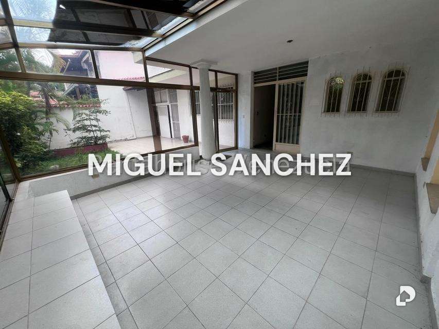 Casa en Macaracuay, Caracas – 8