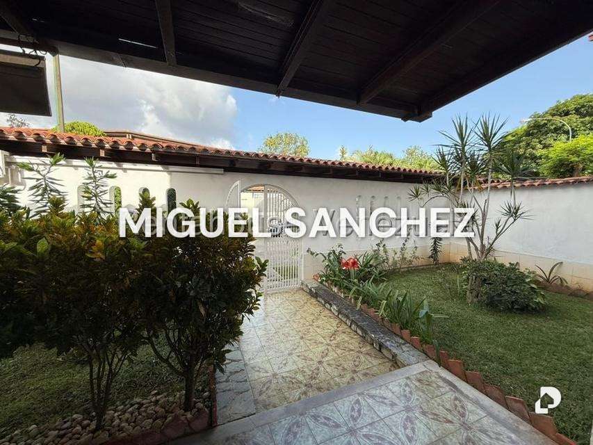 Casa en Macaracuay, Caracas – 2