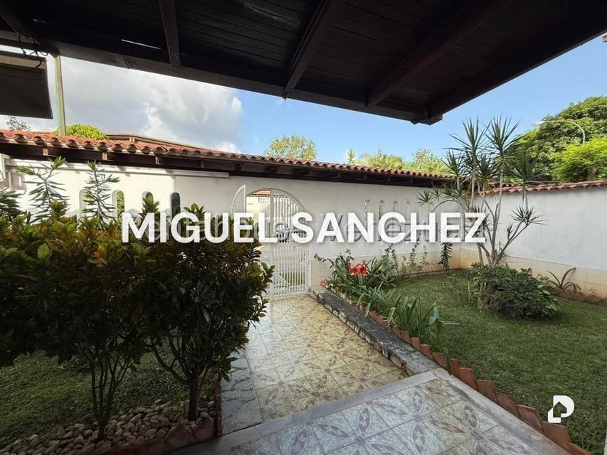 Casa en Macaracuay, Caracas – 2