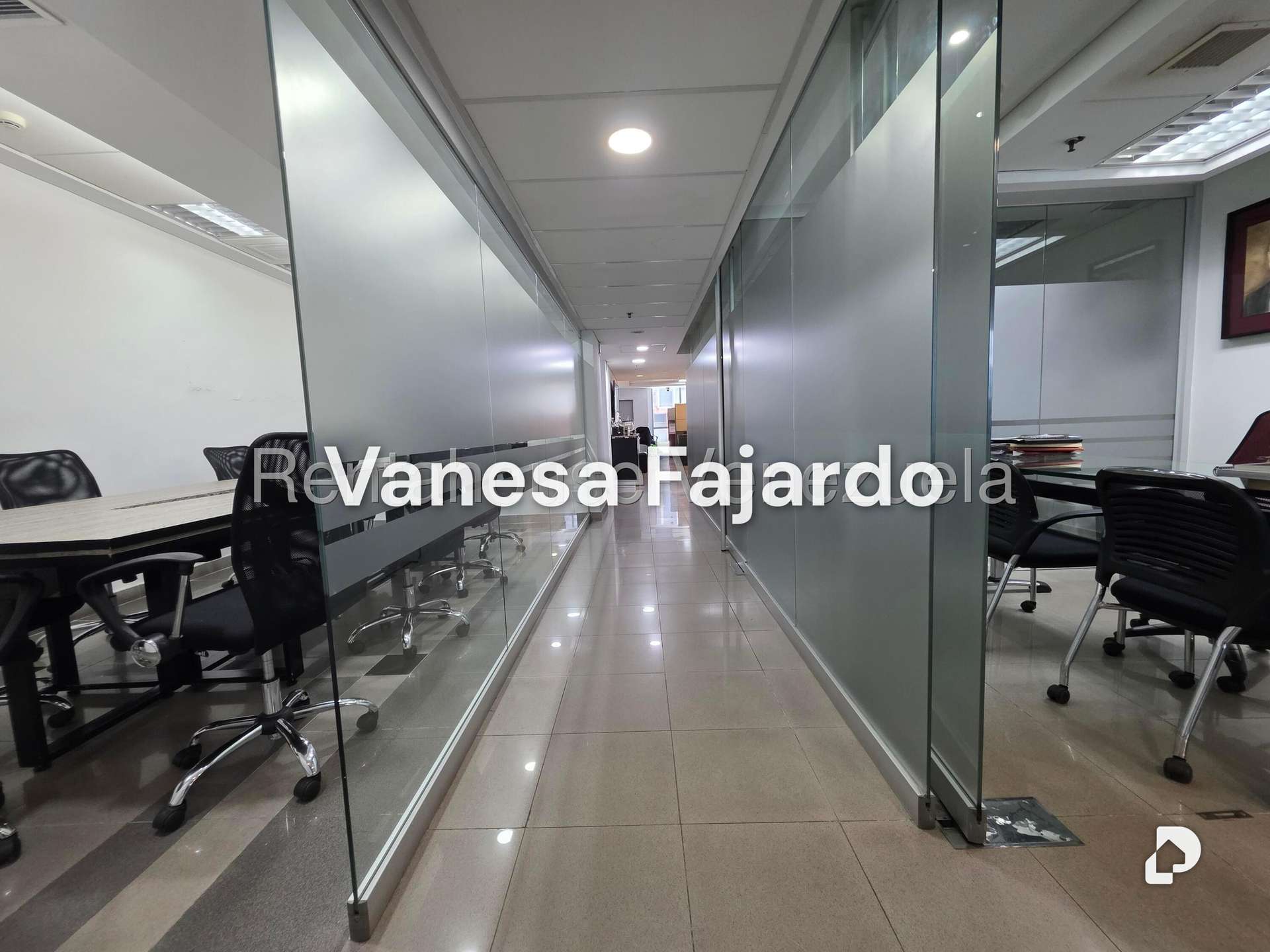 Oficina en El Rosal, Caracas – 17