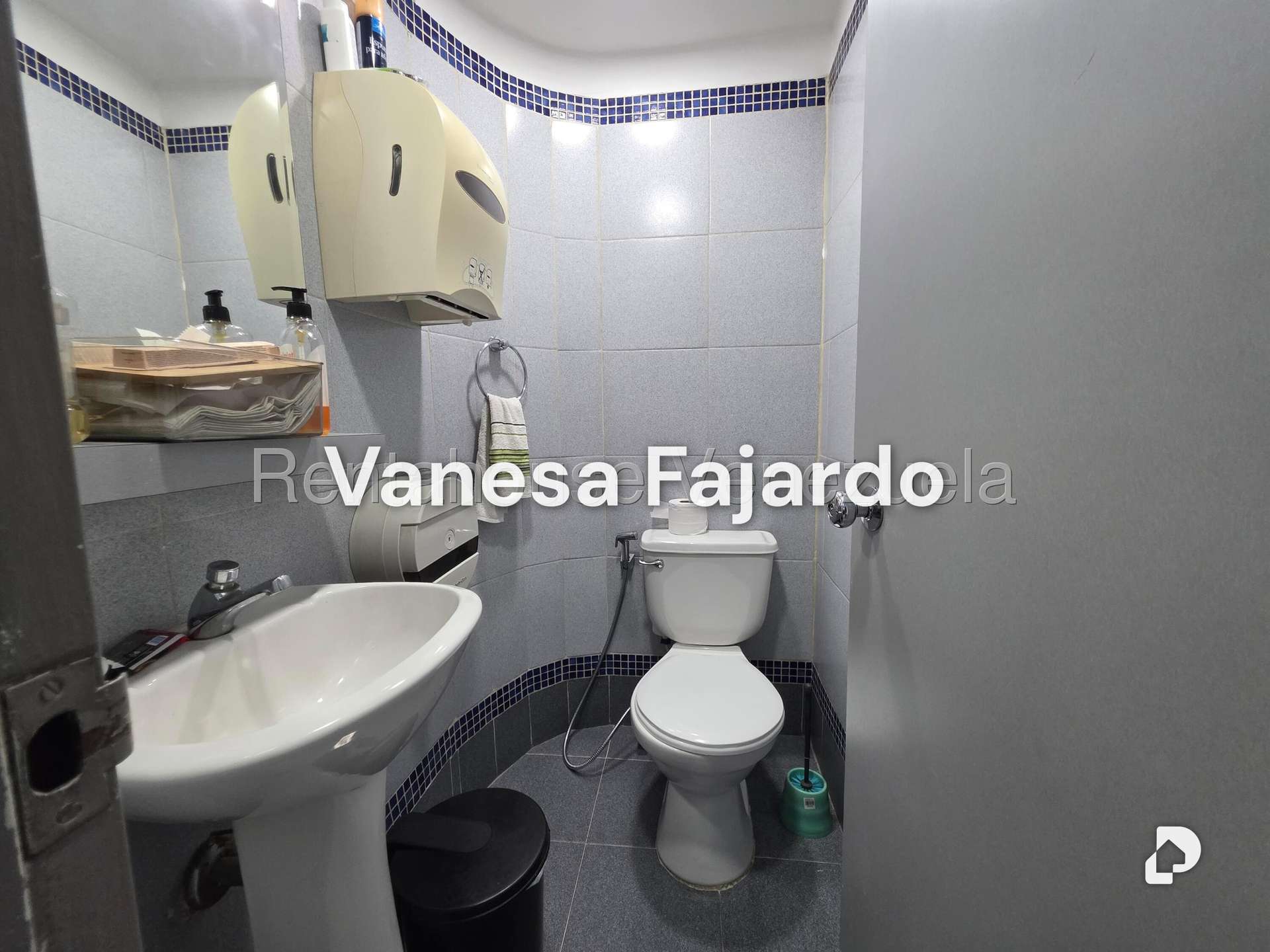 Oficina en El Rosal, Caracas – 28