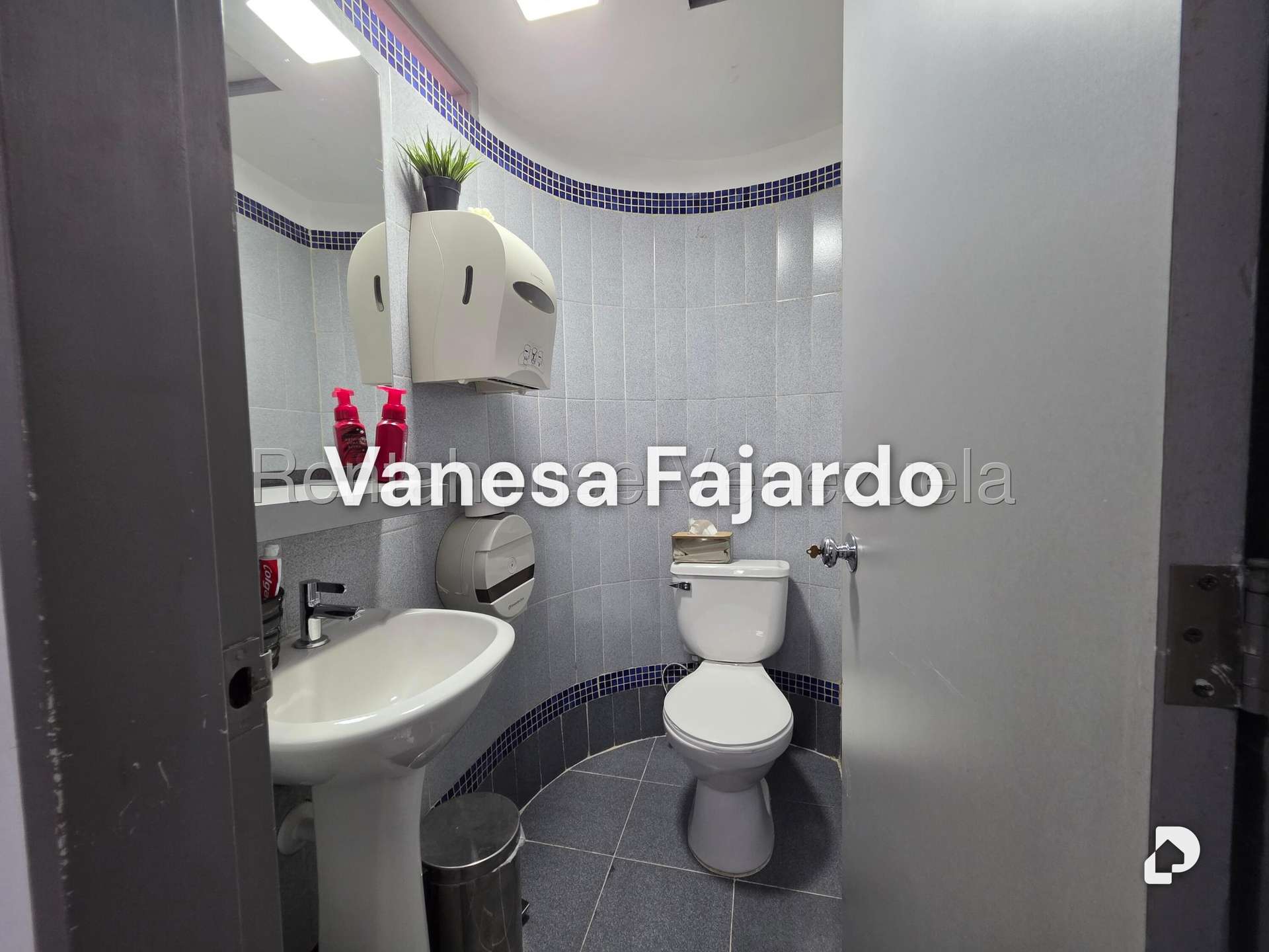 Oficina en El Rosal, Caracas – 27