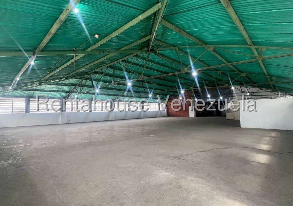 Warehouse in Caracas - 1
