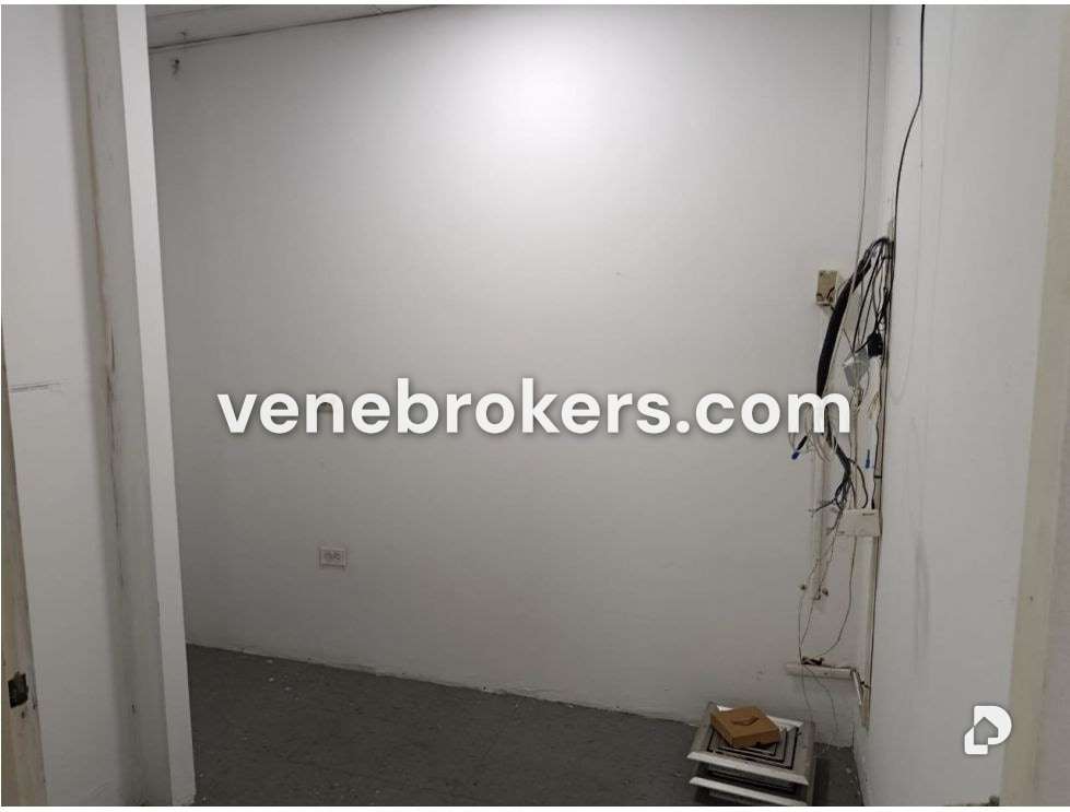 Office in Colinas de Bello Monte, Caracas – 15