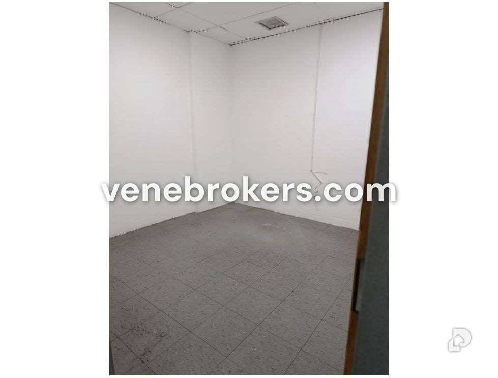 Office in Colinas de Bello Monte, Caracas – 16