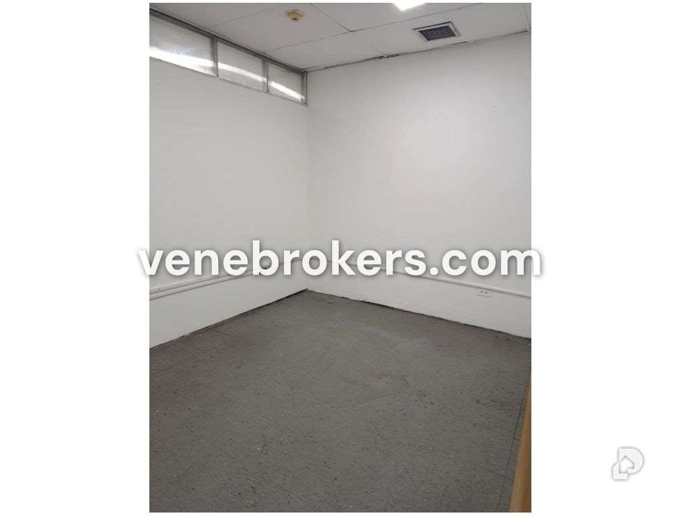 Office in Colinas de Bello Monte, Caracas – 13