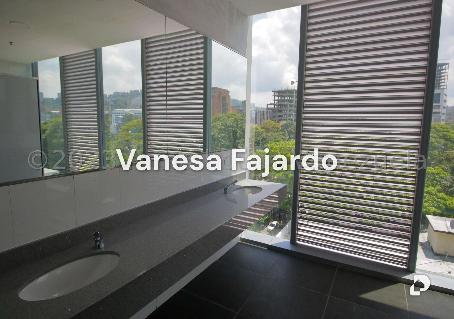 Oficina en Las Mercedes, Caracas – 11