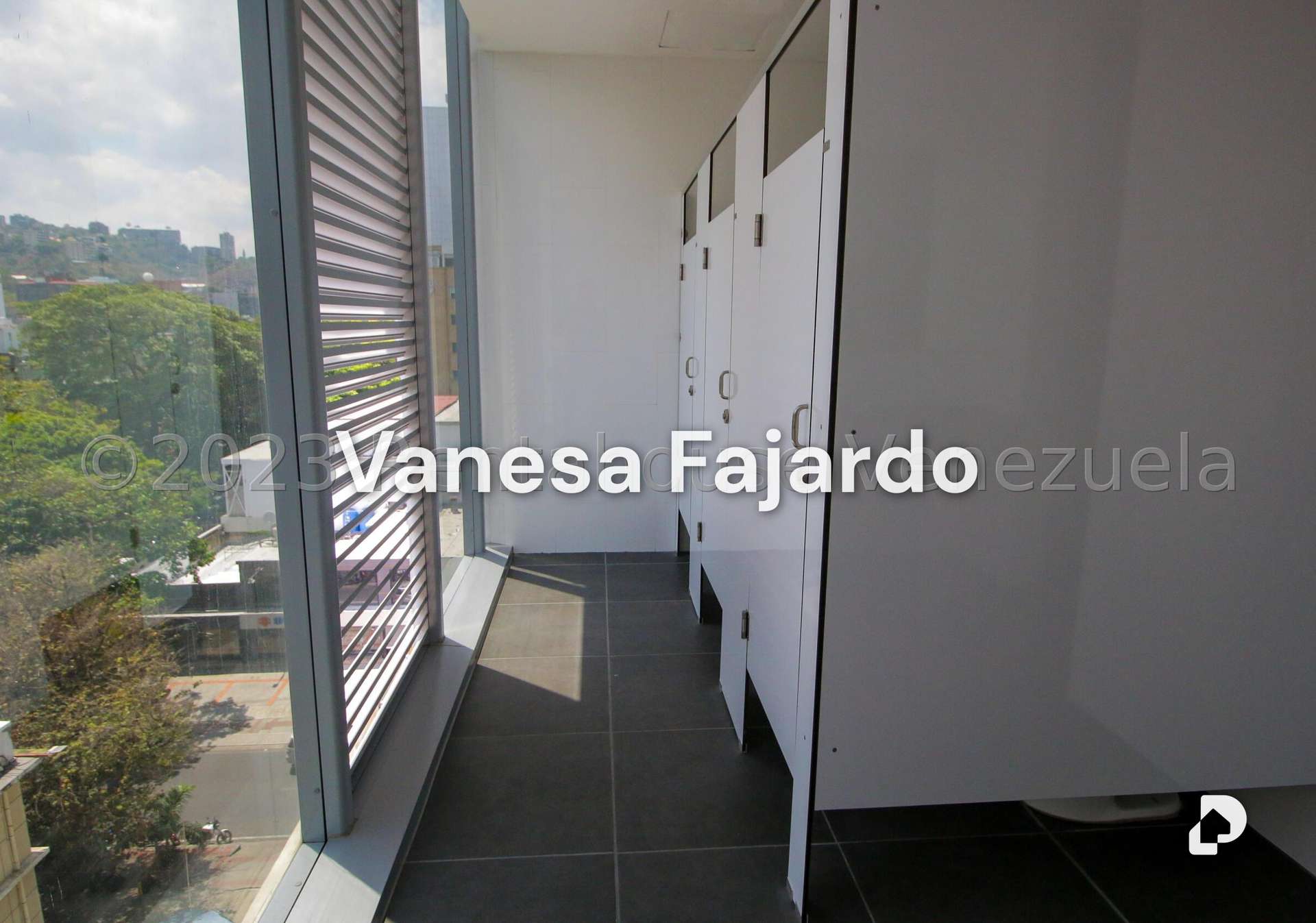 Oficina en Las Mercedes, Caracas – 12