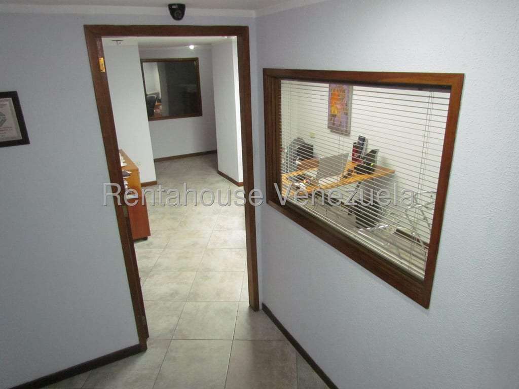 Local comercial en Los Dos Caminos, Caracas