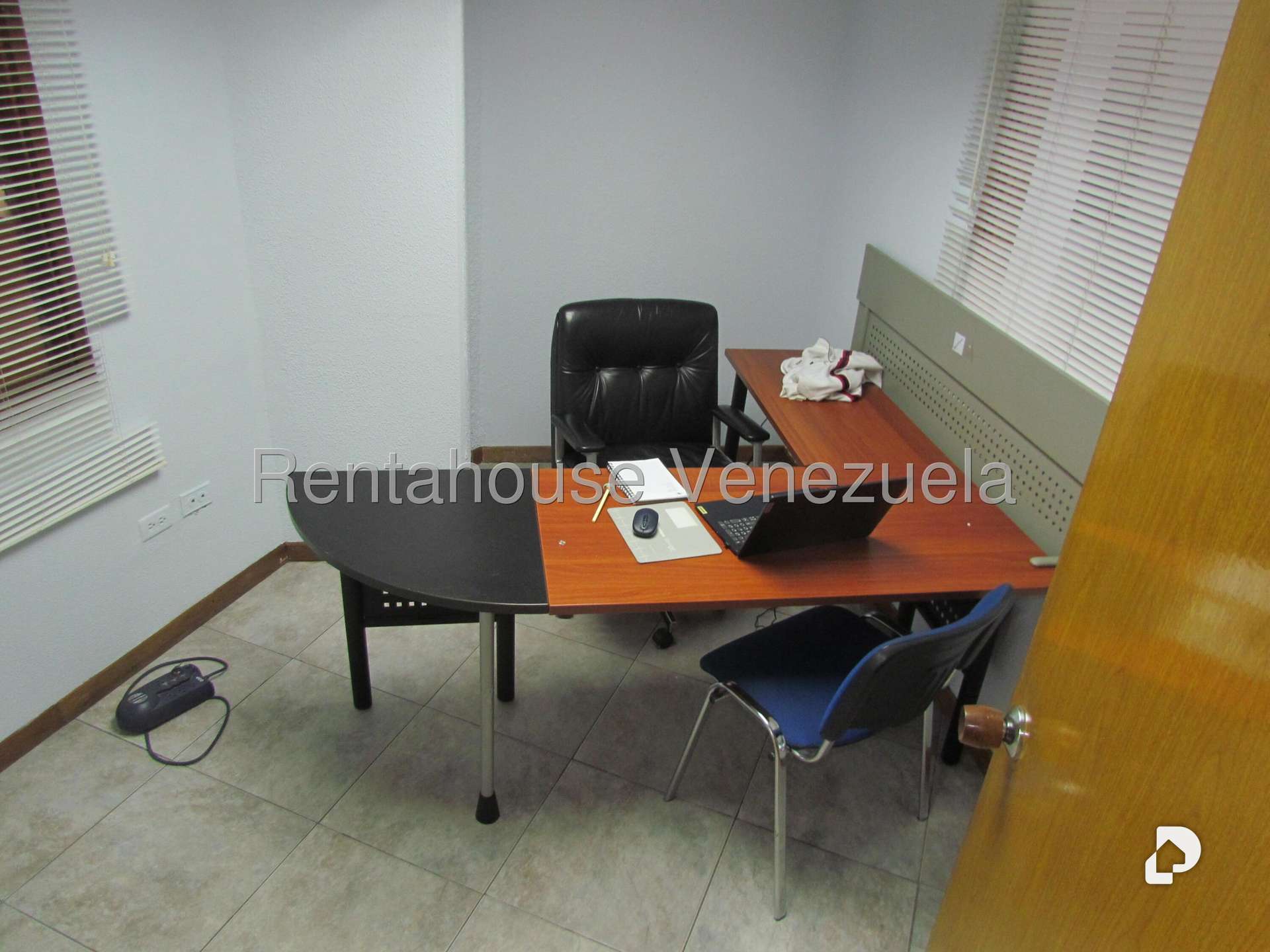 Local comercial en Los Dos Caminos, Caracas – 12
