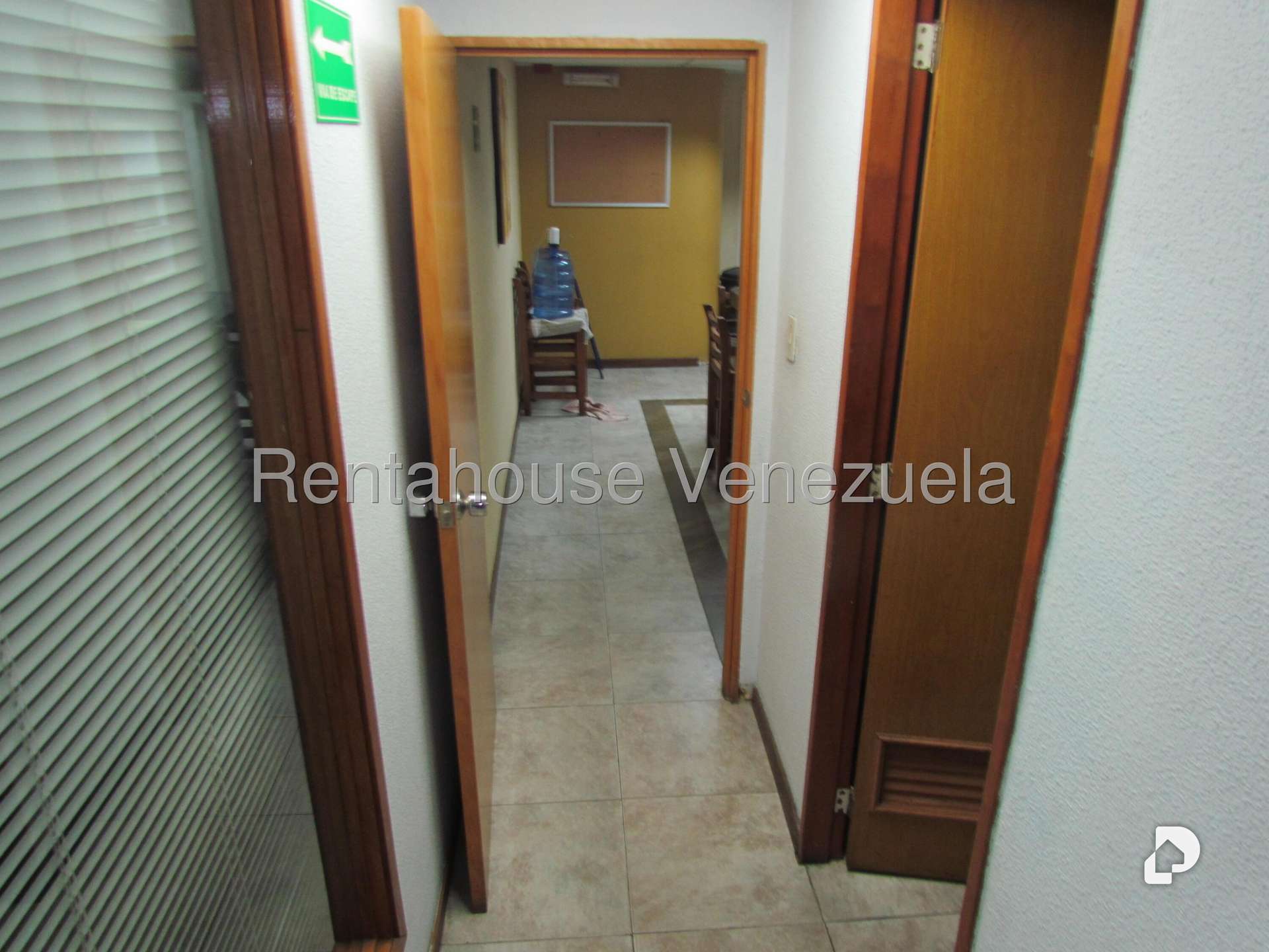 Local comercial en Los Dos Caminos, Caracas – 14