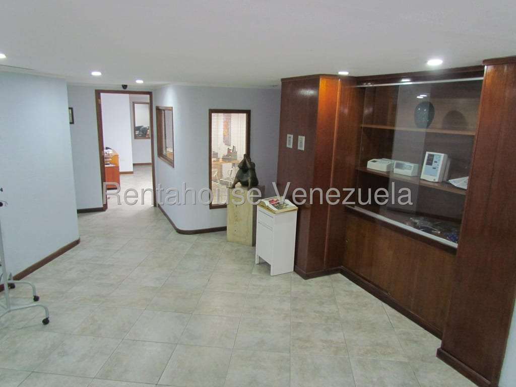 Local comercial en Los Dos Caminos, Caracas