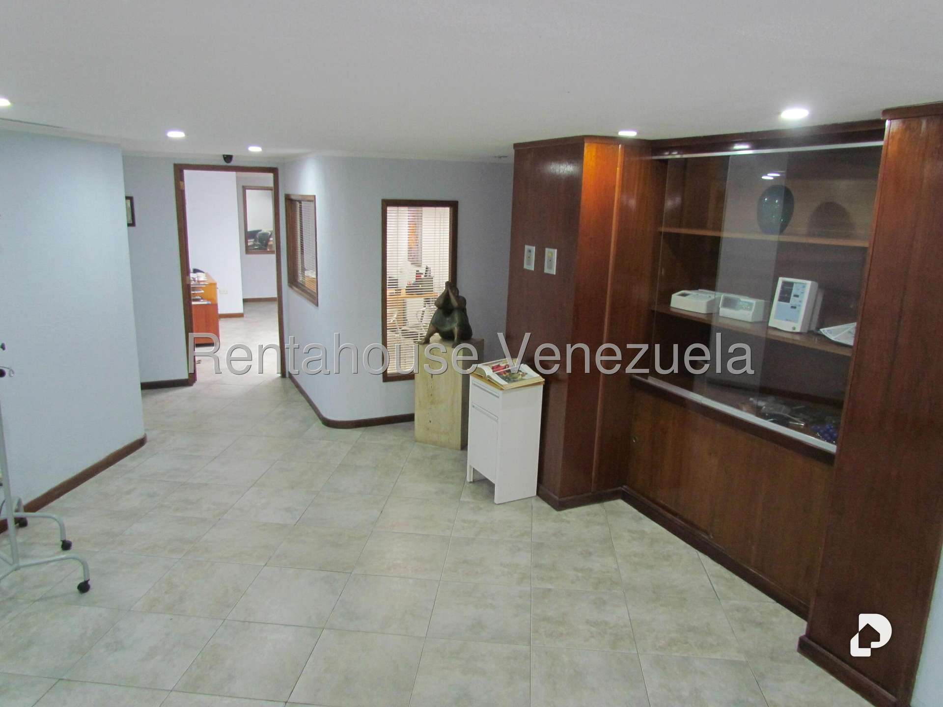 Local comercial en Los Dos Caminos, Caracas – 3