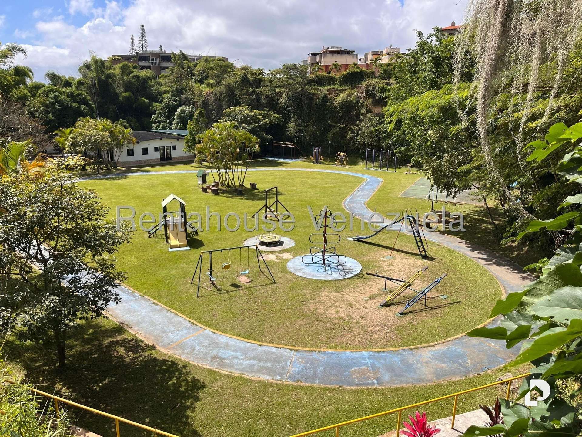 Apartamento en Urbanización Miranda, Caracas – 13