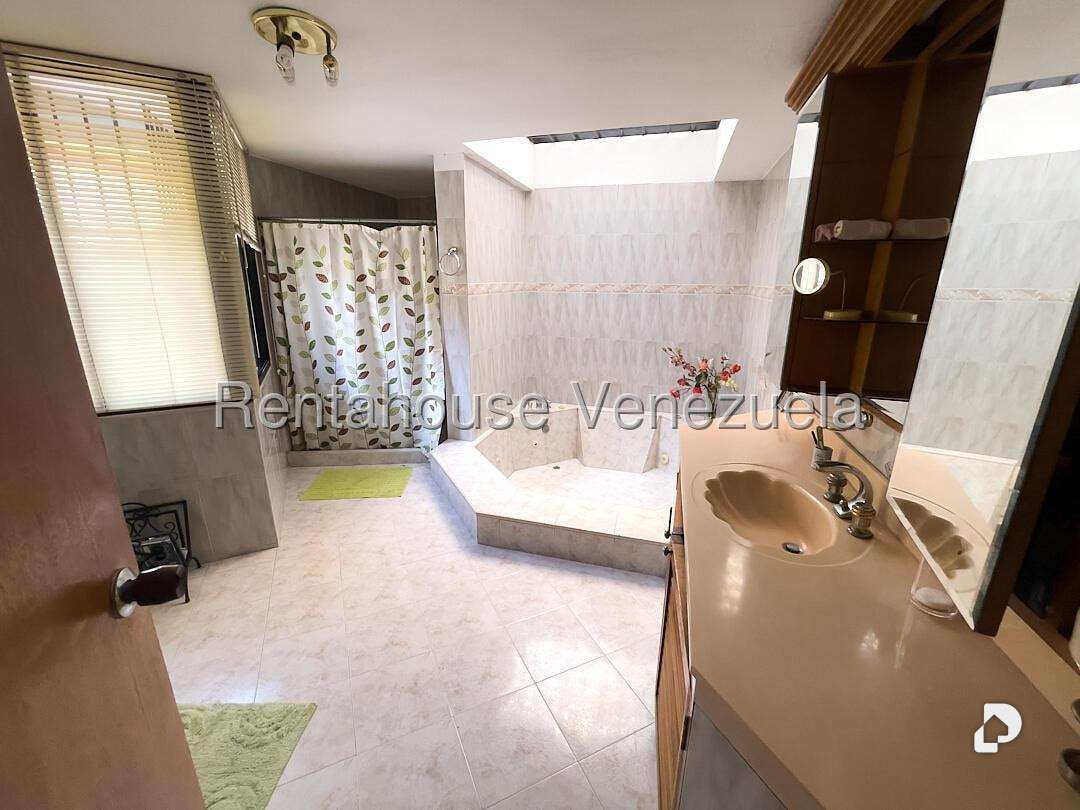 Casa en Macaracuay, Caracas – 29