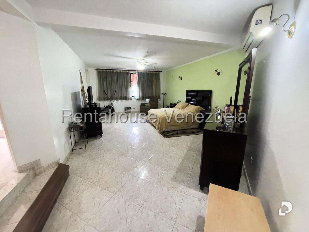 Casa en Macaracuay, Caracas – 25