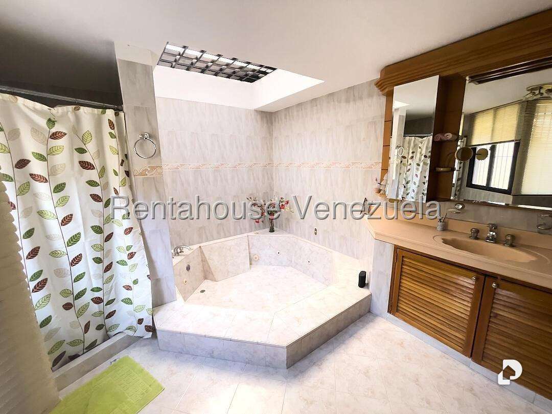 Casa en Macaracuay, Caracas – 31