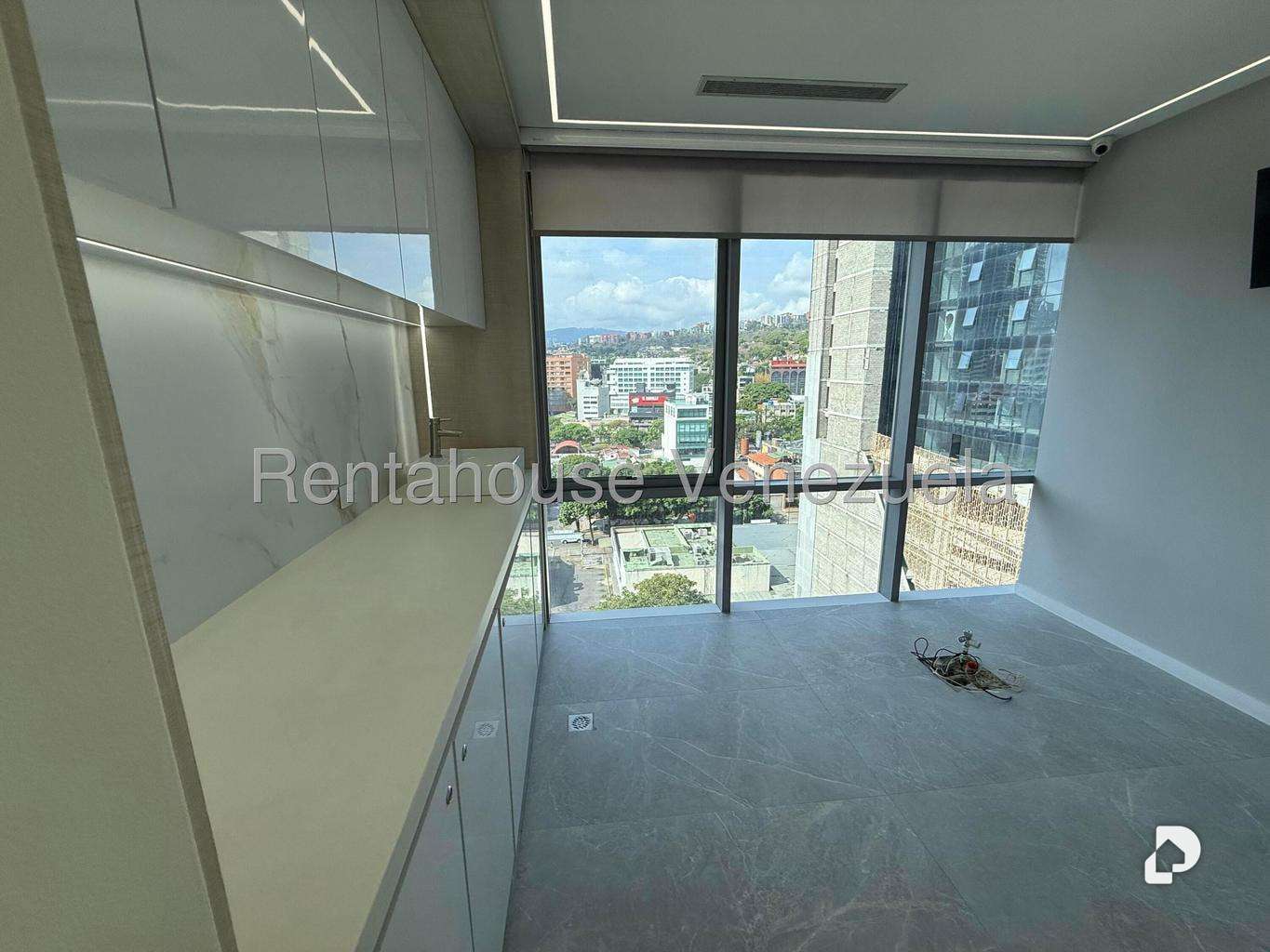 Oficina en Las Mercedes, Caracas – 12