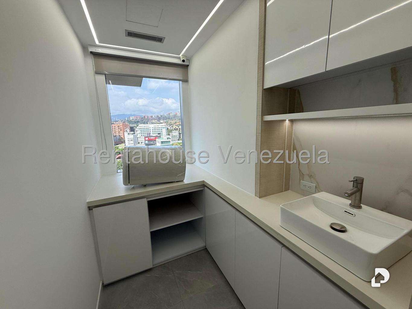Oficina en Las Mercedes, Caracas – 14