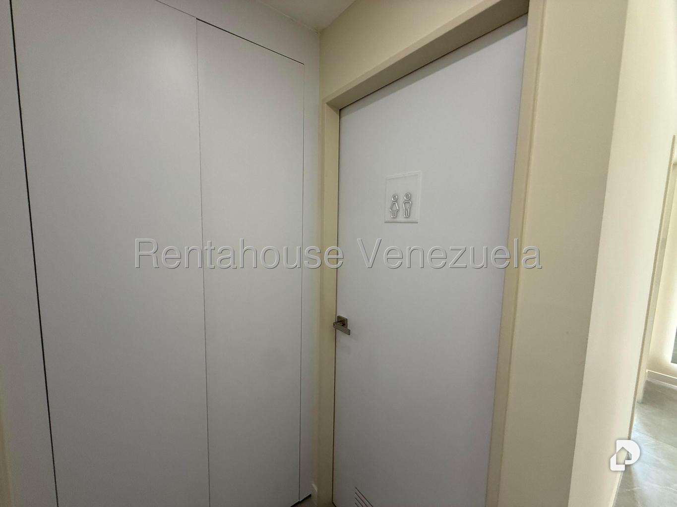 Oficina en Las Mercedes, Caracas – 28