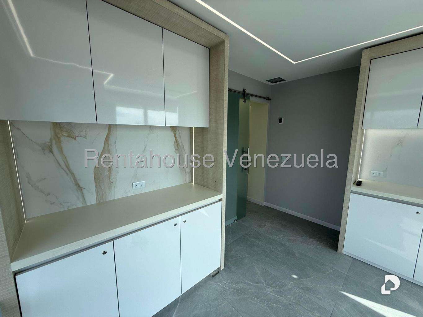 Oficina en Las Mercedes, Caracas – 11