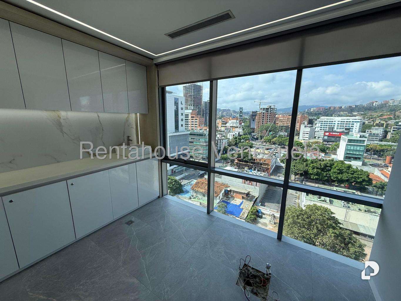 Oficina en Las Mercedes, Caracas – 13