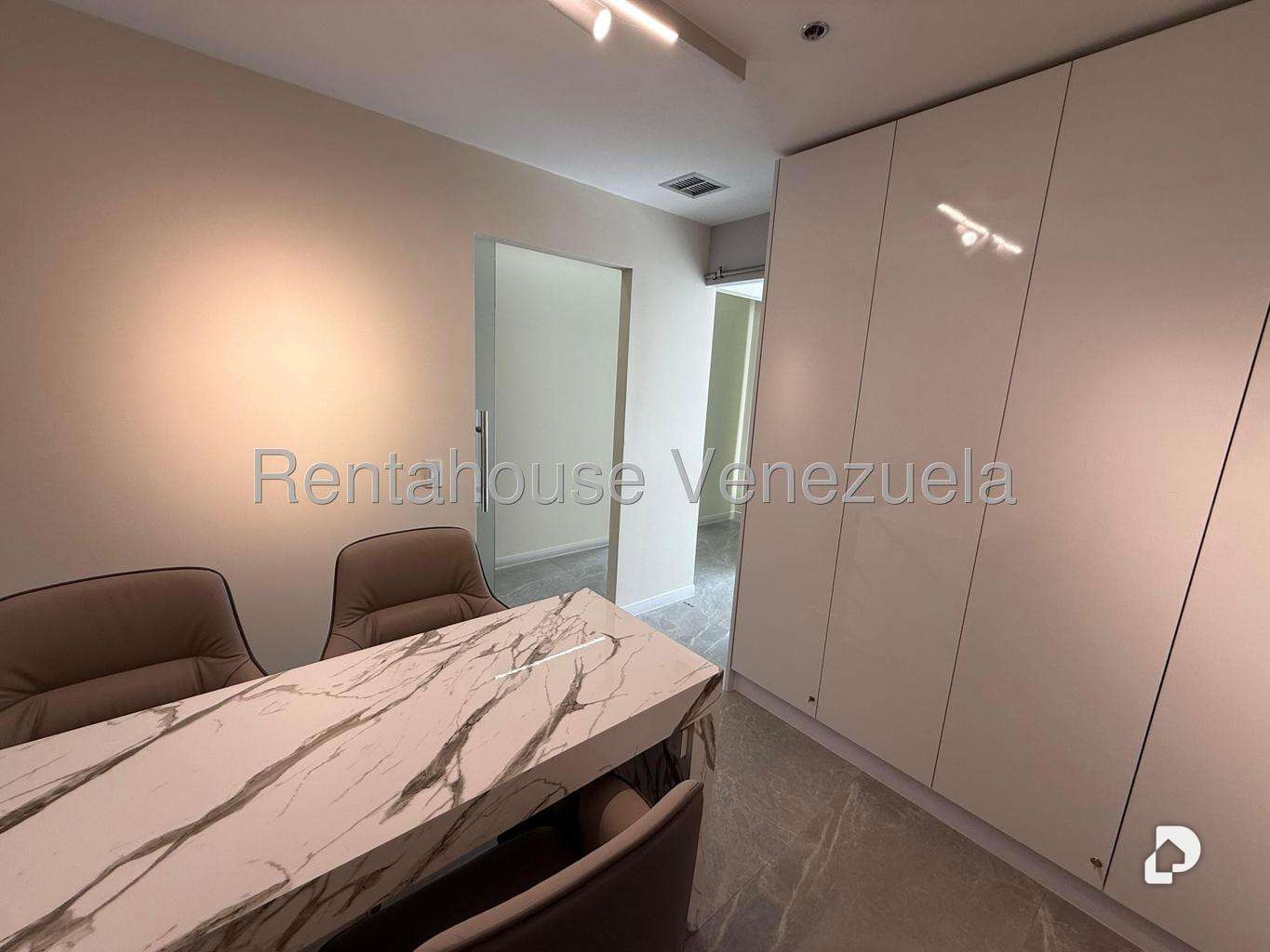 Oficina en Las Mercedes, Caracas – 25