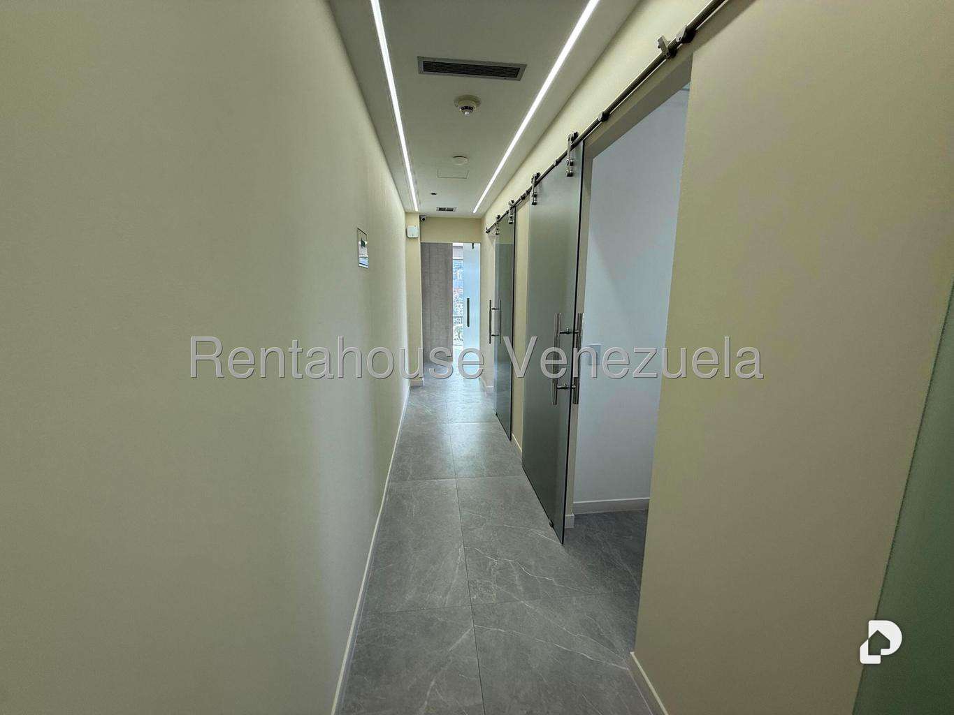 Oficina en Las Mercedes, Caracas – 16