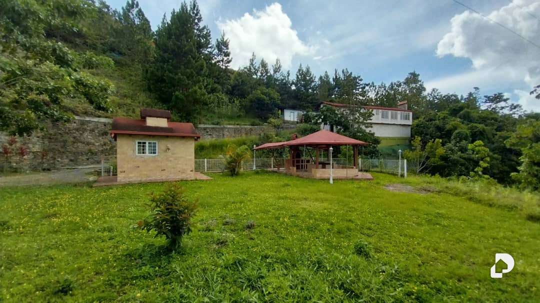 Terreno en La Trinidad, Caracas – 12