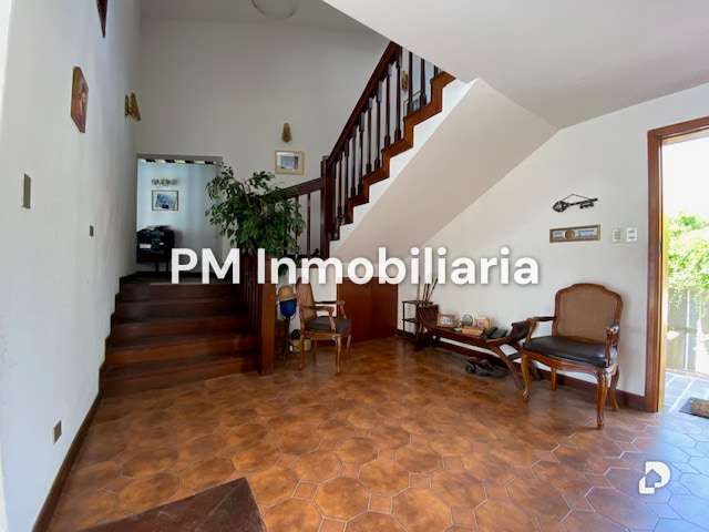 House in Santa Paula, Caracas – 2