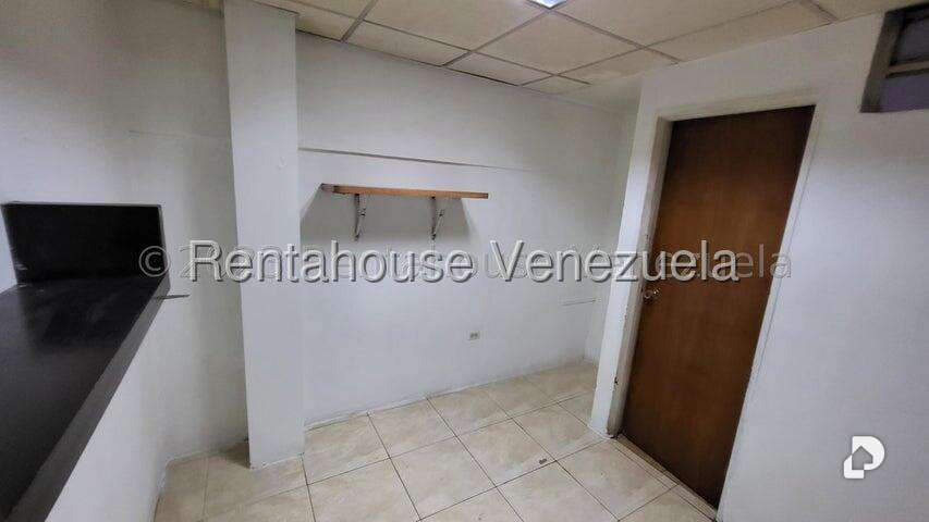 Edificio en Sabana Grande, Caracas – 13