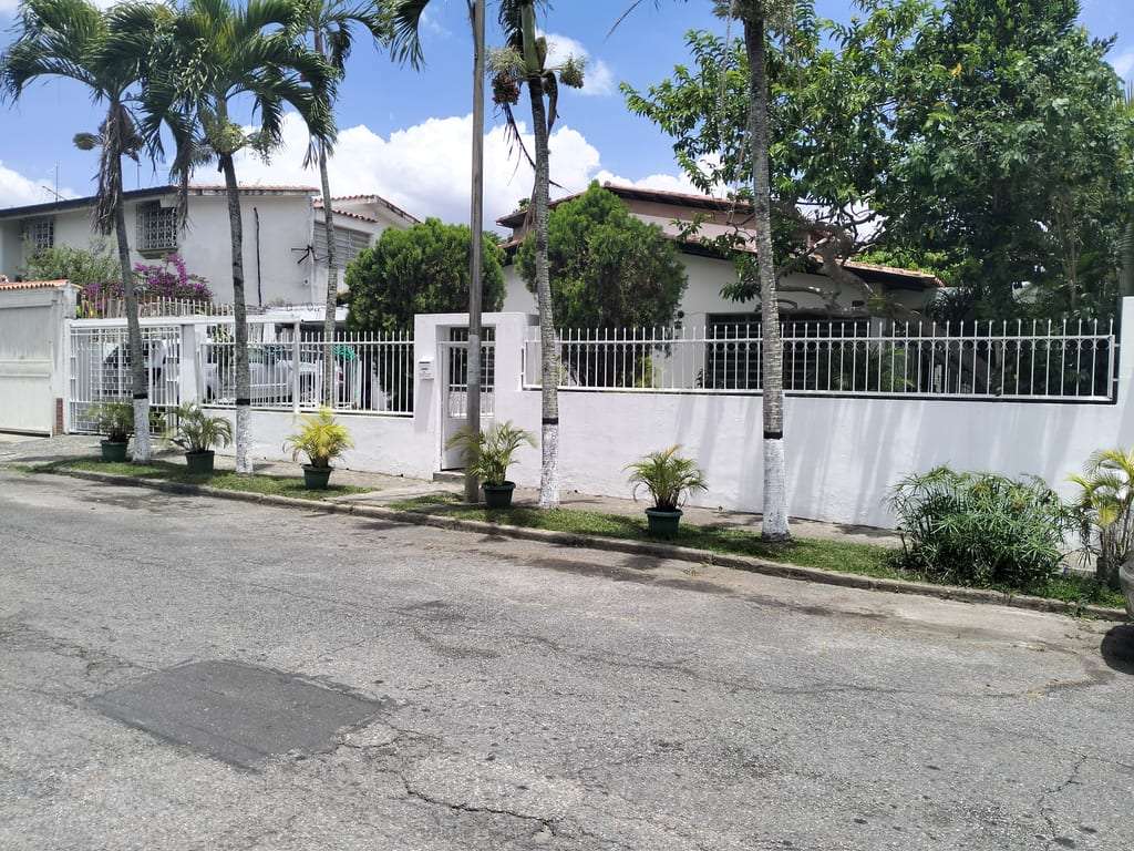 Casa en Lomas De La Trinidad, Caracas - 1