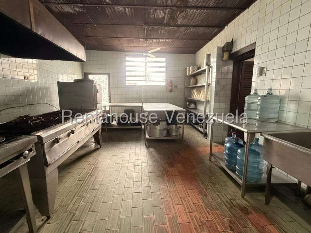 Local comercial en Hoyo de la Puerta, Caracas